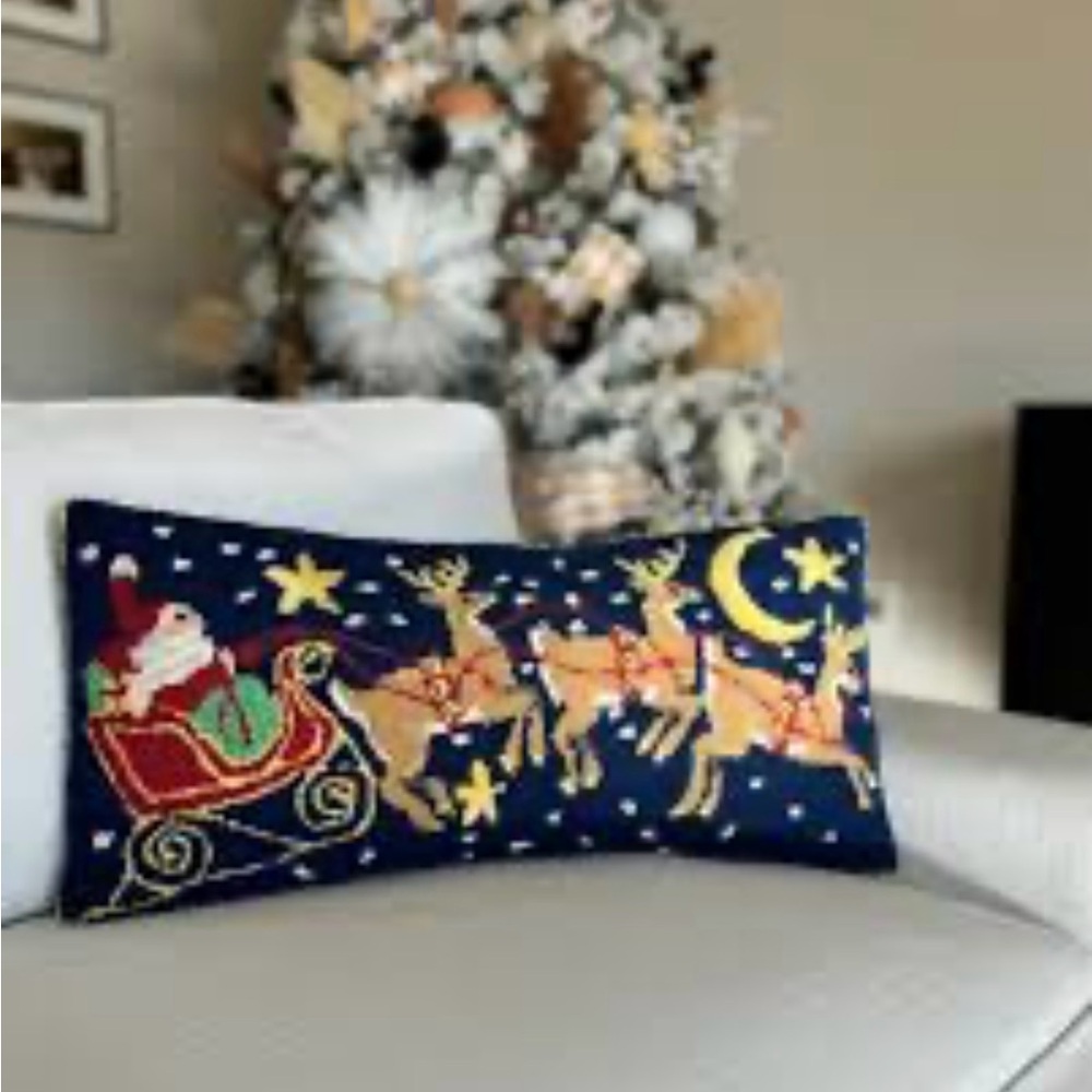 Santa and 3 Reindeer 100% New Zealand Wool Rug Hook Pillow